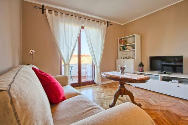 Apartman Turk Apartment Premantura Exterior photo